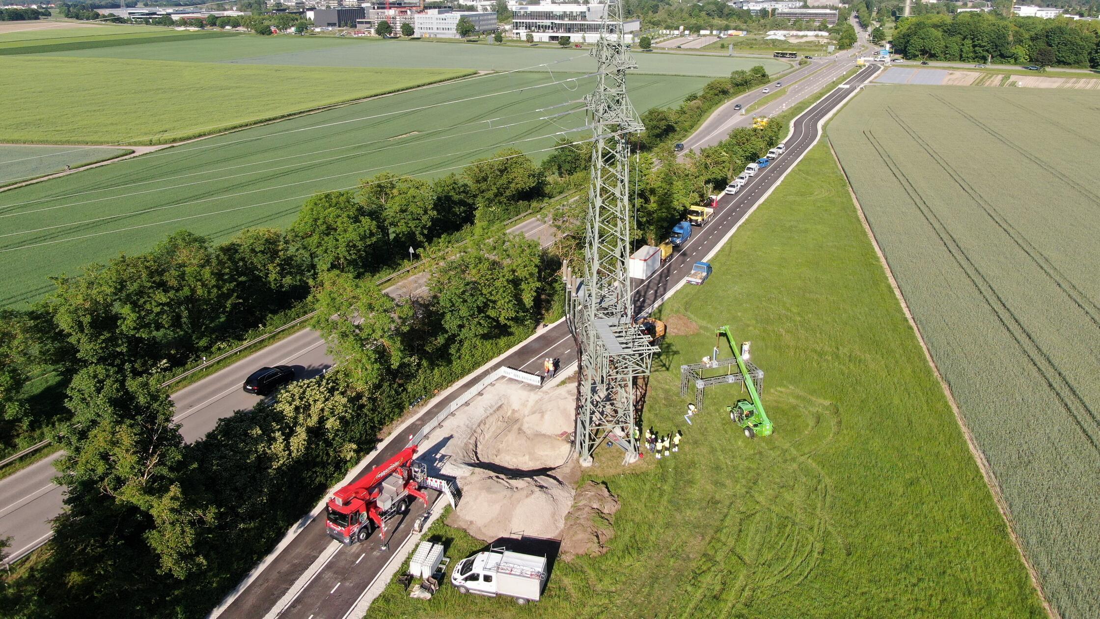 After attack on pylons: Bavaria's largest grid operator Bayernwerk ...