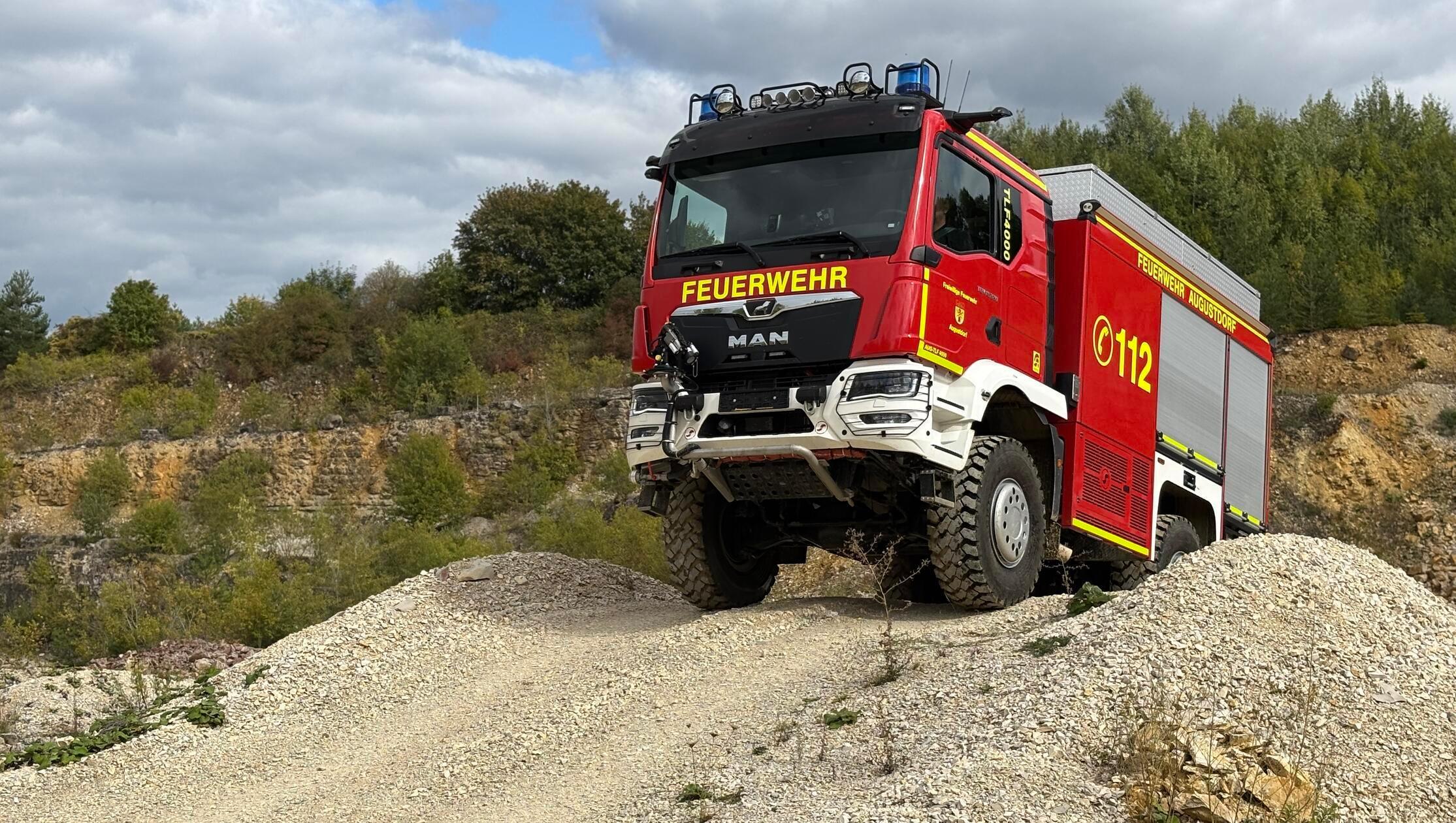 For forest fires: MAN tests new fire engines in the Simmelsdorf quarry - | ...