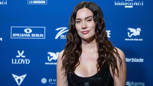 Gloria-Sophie Burkandt, Model und Tochter von Mini