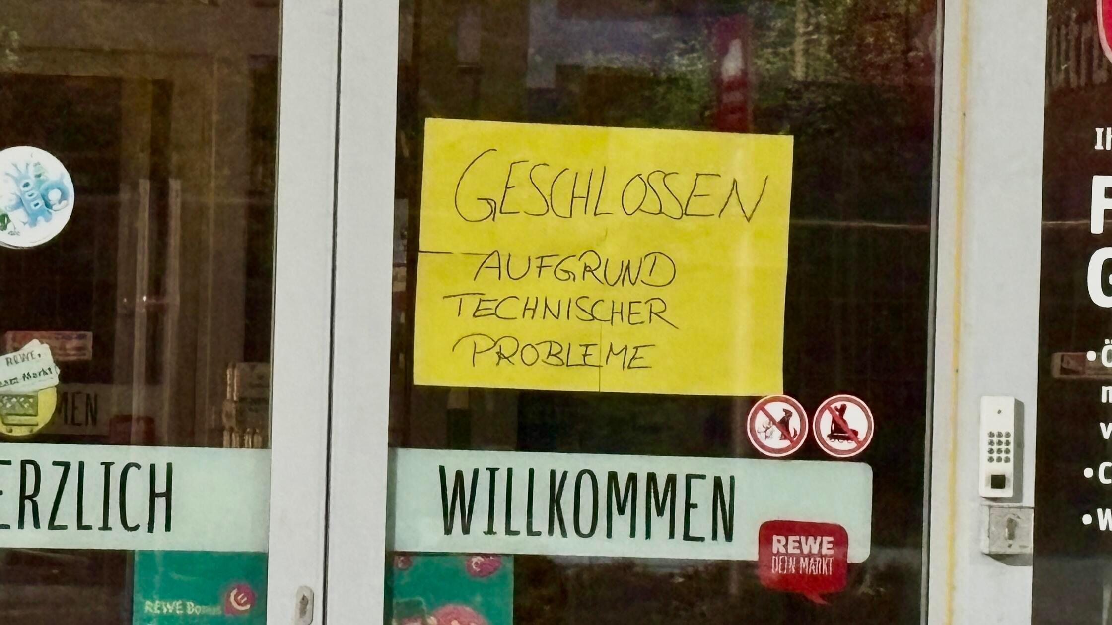 Doors at the Kammerstein Rewe supermarket remain closed - | but there is ...