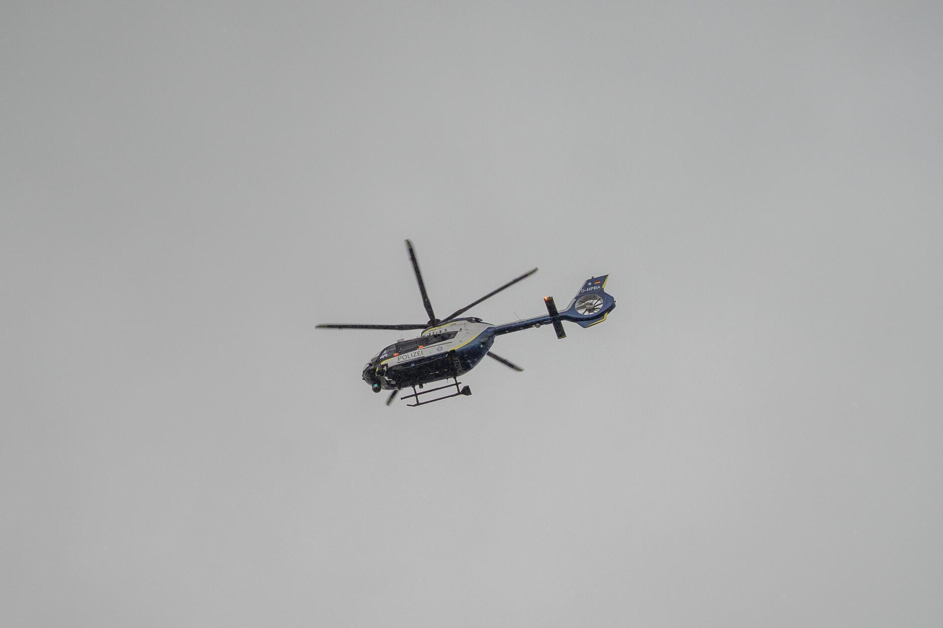 Gleich mehrere Notrufe sind am Donnerstagnachmittag bei der Polizei und Rettungskräften in der Oberpfalz eingegangen. In Berngau waren Schüsse zu hören. 