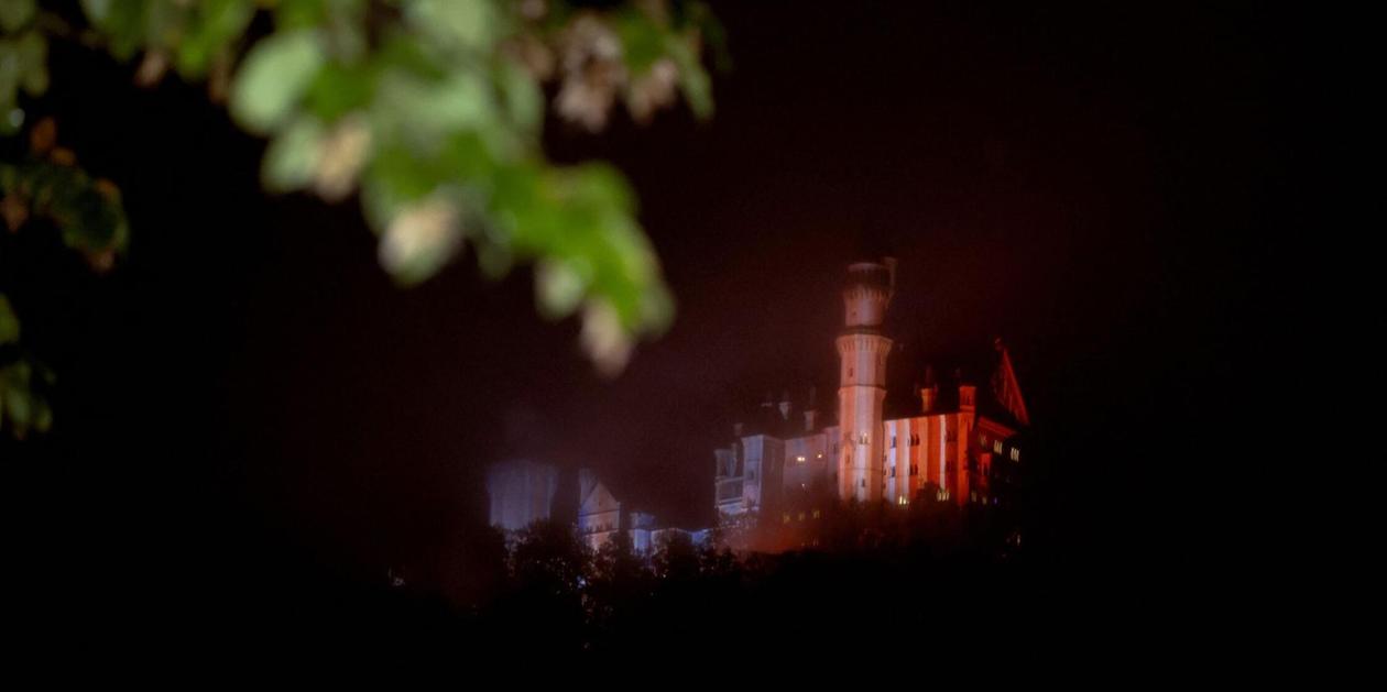 Brightly illuminated: Neuschwanstein shines in a new look - | what this ...