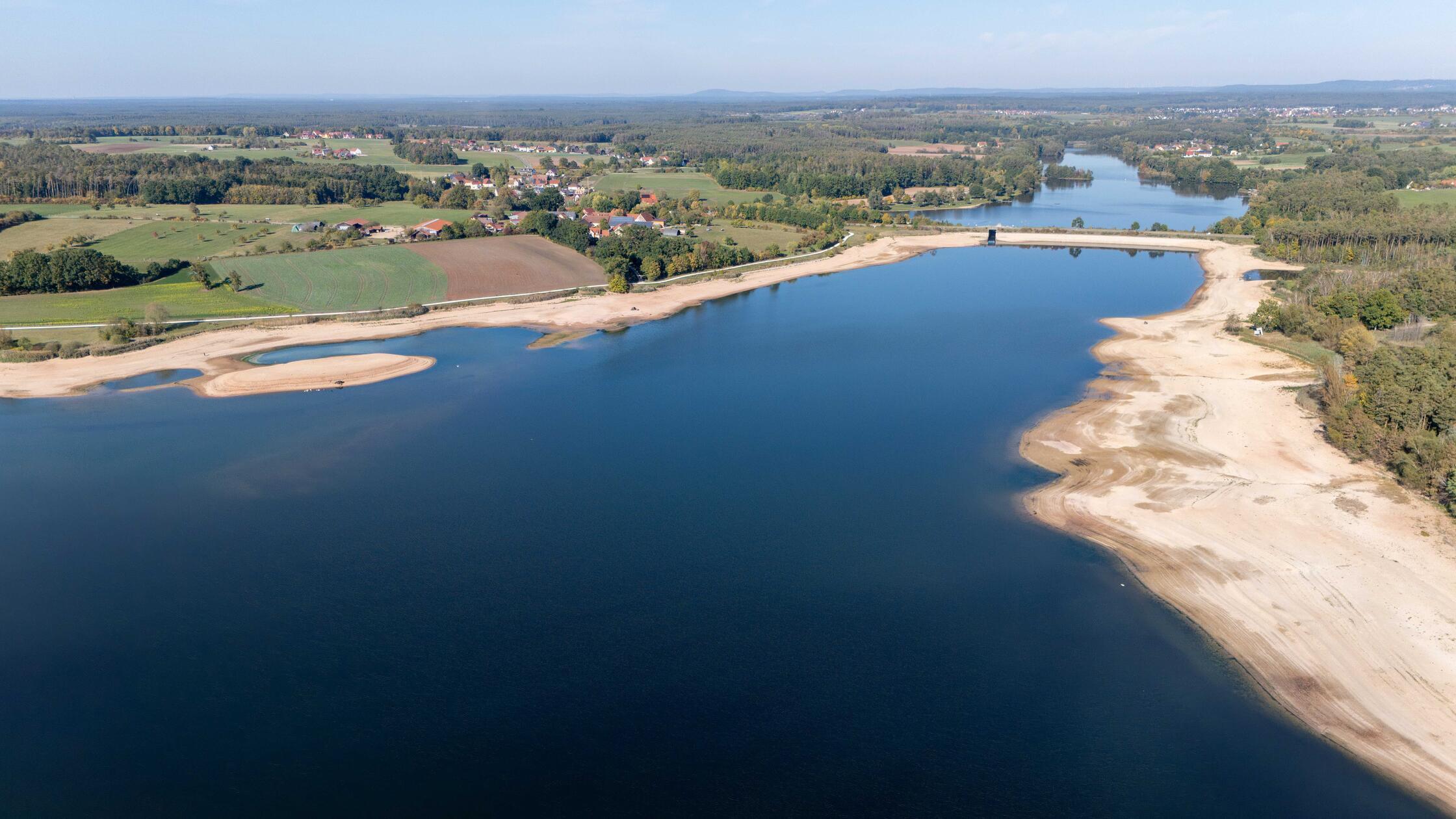 Further restrictions due to low water levels: Rothsee water level ...