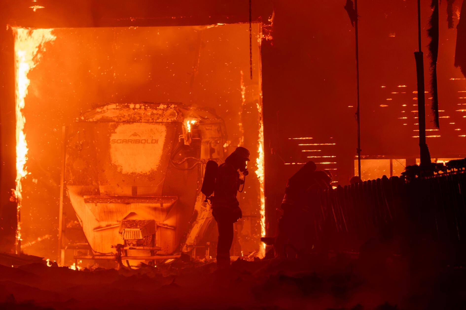 Bei dem Feuer wurde laut Angaben der Polizei niemand verletzt. Zwei Kühe starben jedoch.