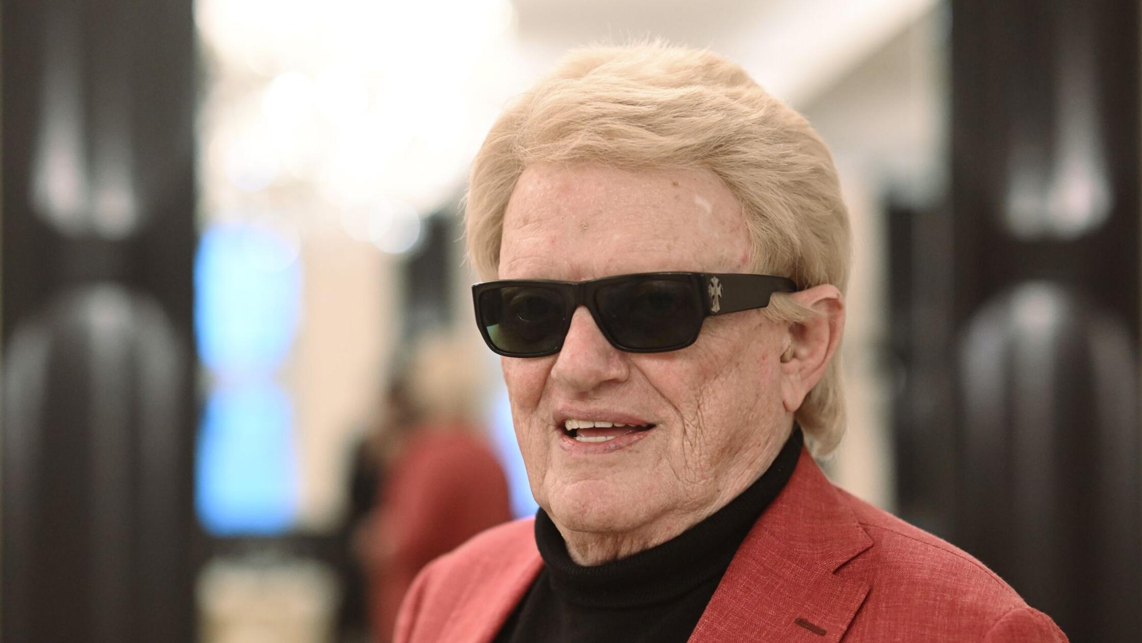 Marriage bed, convertible and mammoth bone: Schlager star Heino auctions ...