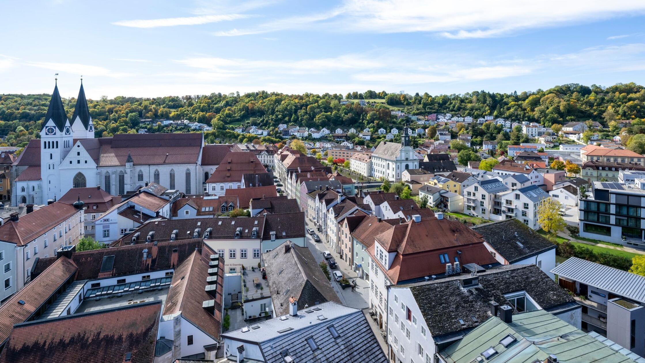 Blick auf die Altstadt von Eichstätt mit dem Dom. 