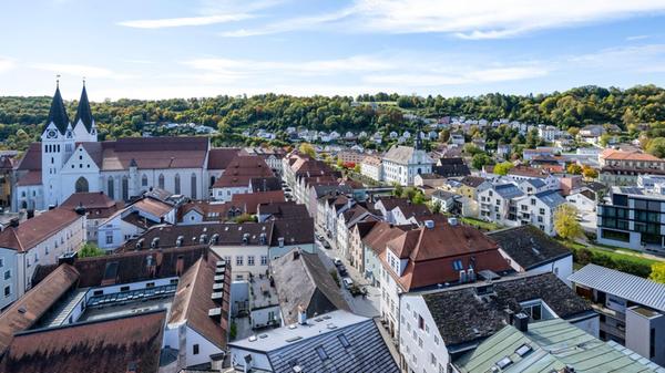 Blick auf die Altstadt von Eichstätt mit dem Dom.