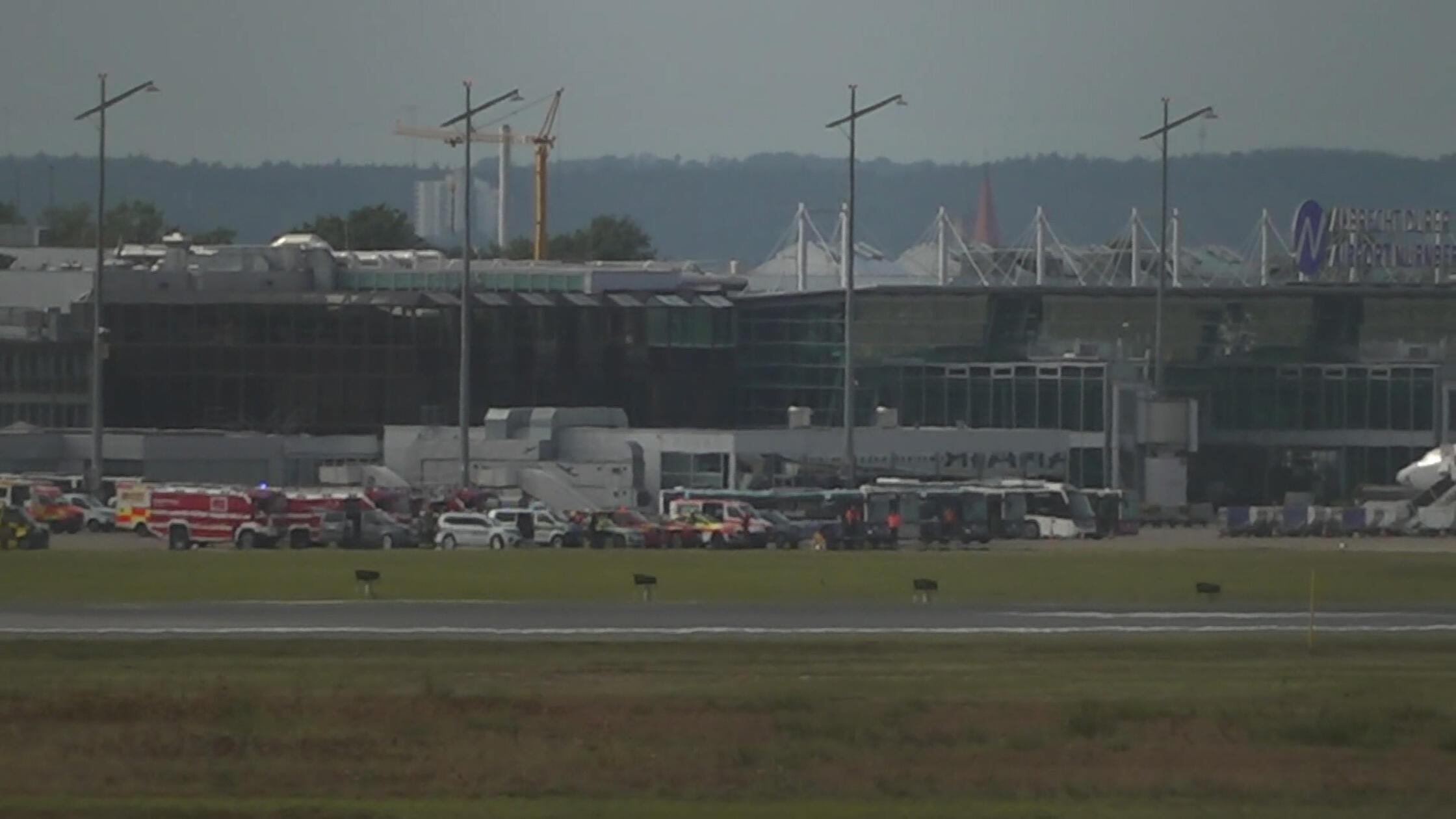 Großalarm am Albrecht-Dürer-Airport: Ein Ferienflieger auf dem Weg von der griechischen Insel Korfu nach Nürnberg hatte während des Fluges den Code 7500 gesendet. 