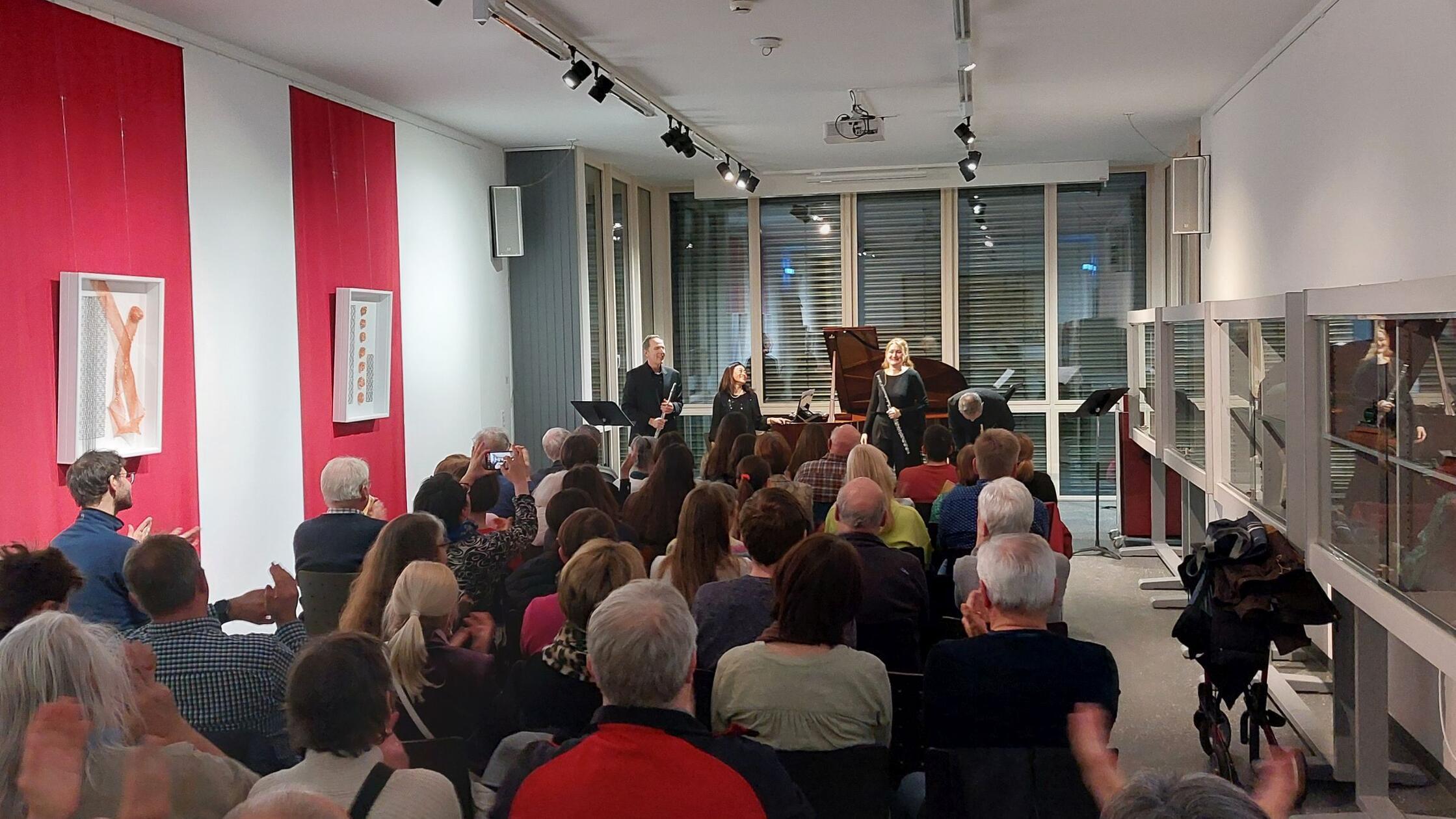 Flöte, Klavier und Schlagwerk erklingen: Trio spielt am 18. Oktober in ...