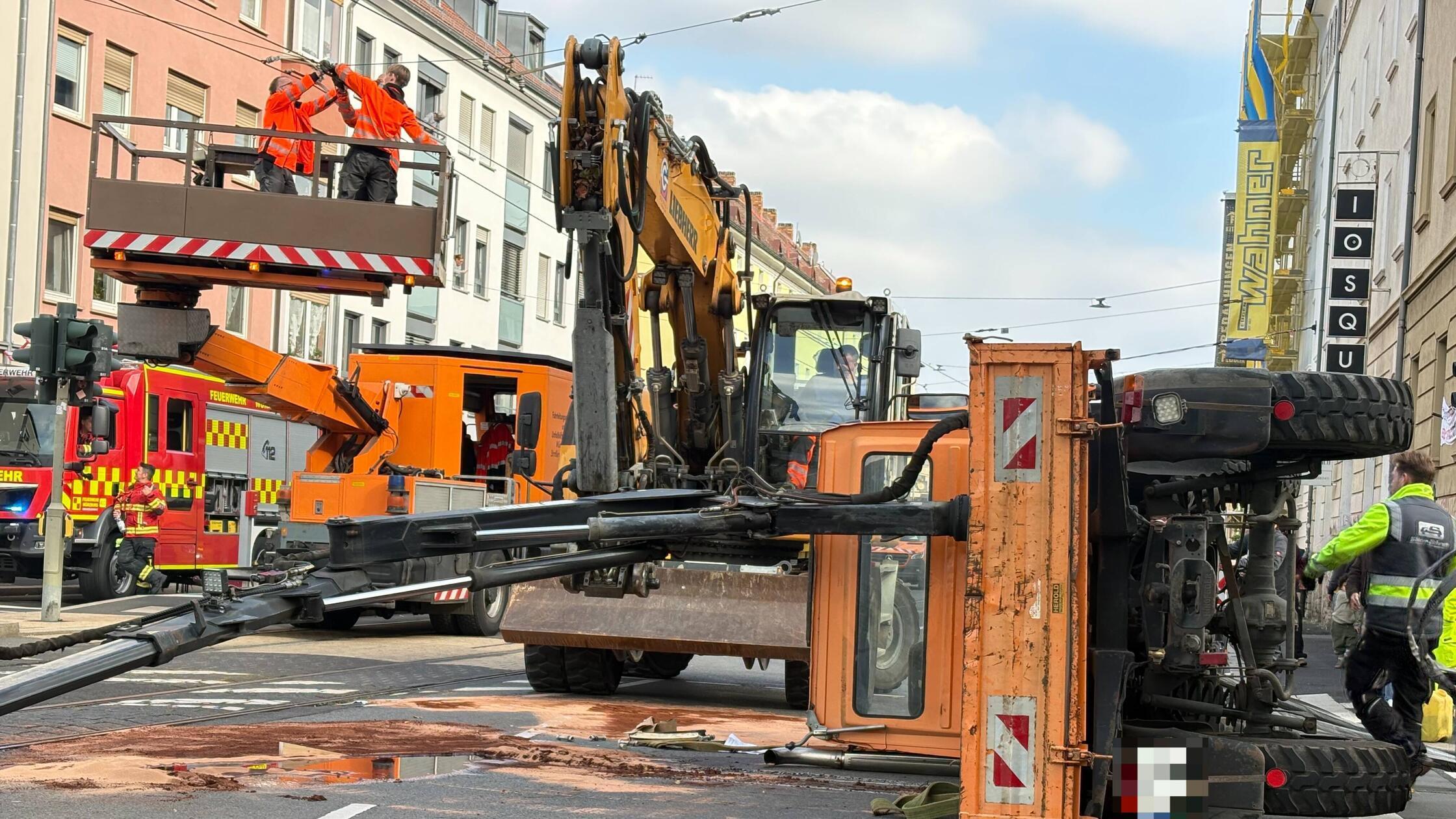 Unimog reiÃŸt Oberleitung in WÃ¼rzburg ab â€“ Fahr