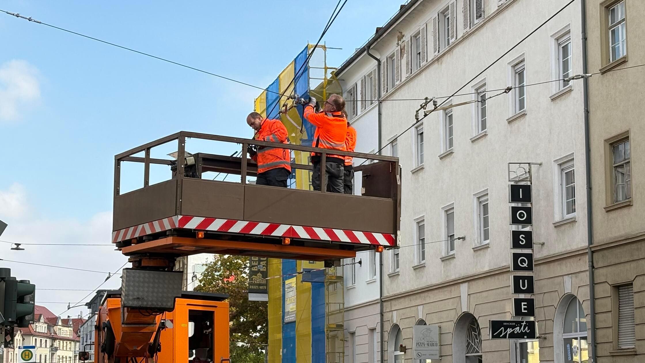 Unimog reiÃŸt Oberleitung in WÃ¼rzburg ab â€“ Fahr