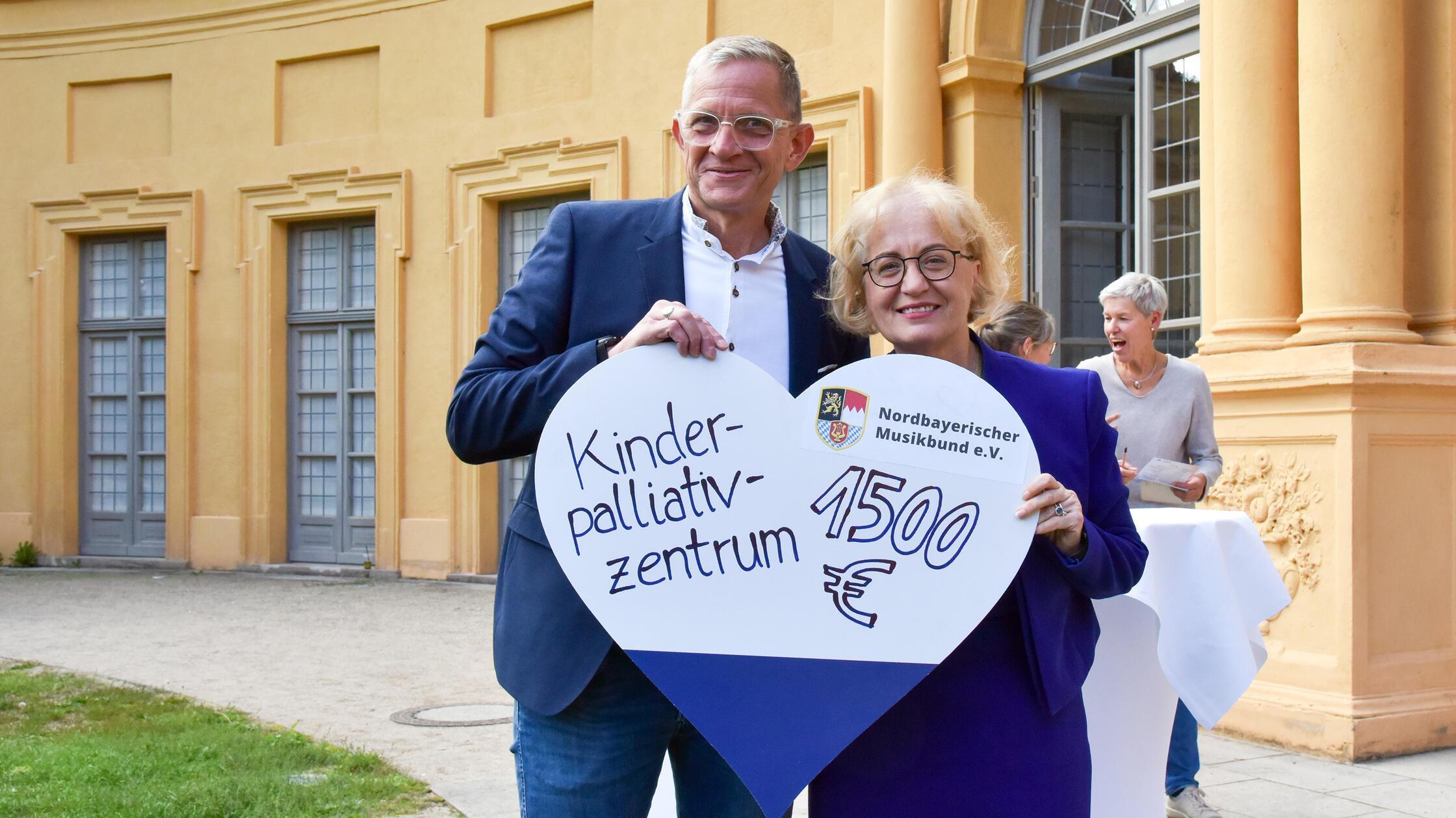 Erlangen: Musikbund spendet Konzerterlös für Kinderpalliativzentrum