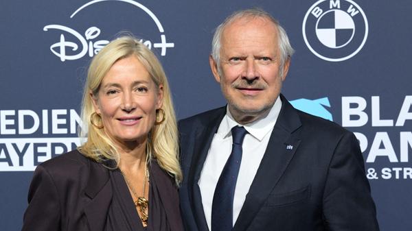 Judith und Axel Milberg stehen bei der Verleihung