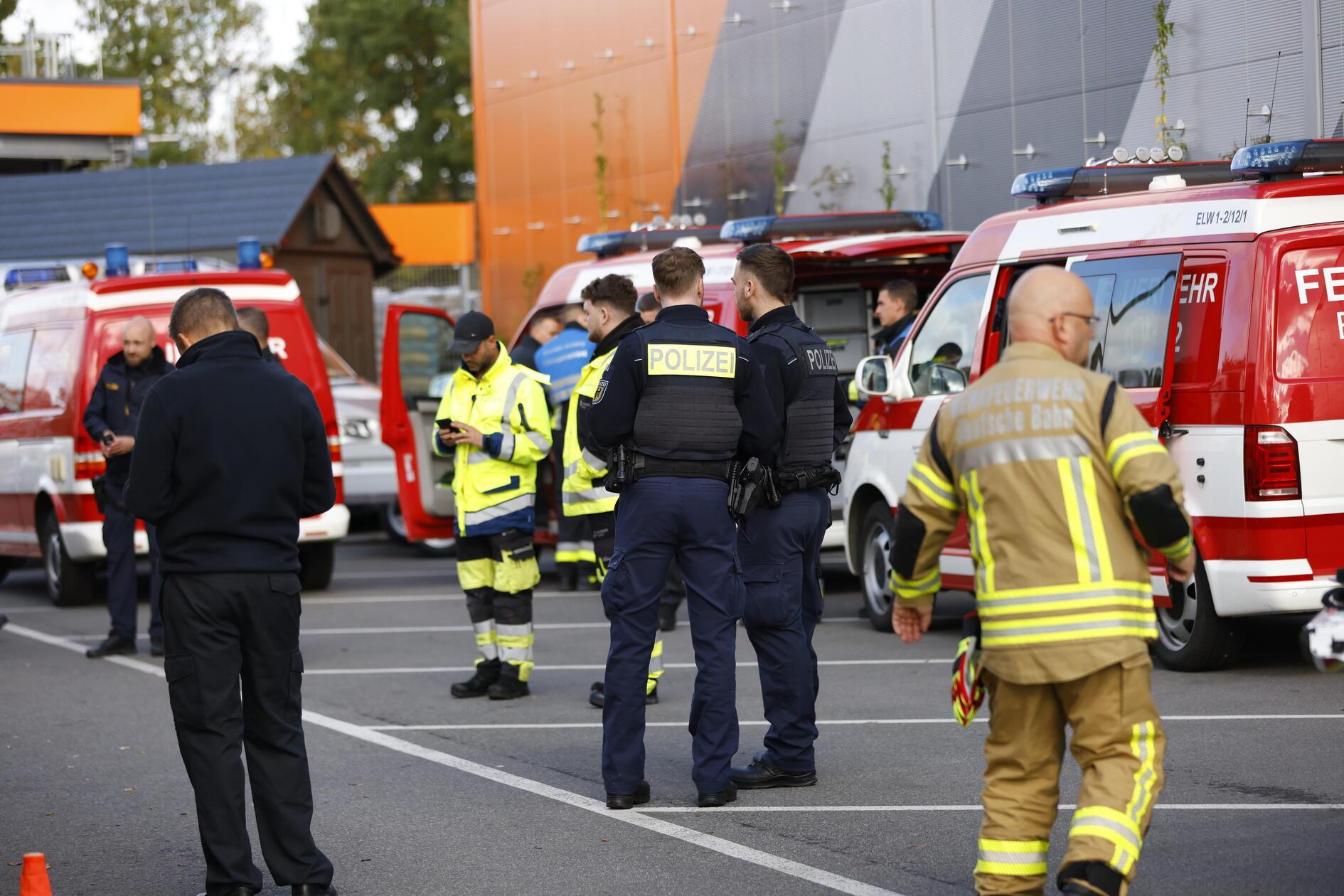 Der Blindgänger liegt den Angaben der Stadt zufolge an der Oberfläche und soll heute noch entschärft werden.