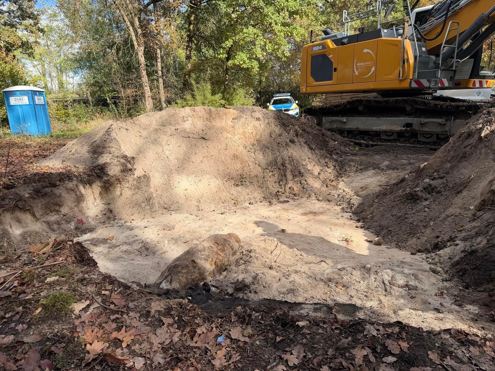 Blick auf den Fundort der Fliegerbombe auf einem Gelände nahe der Trierer Straße: Hier wurde die 225-Kilogramm-Fliegerbombe nahe der Oberfläche entdeckt. 