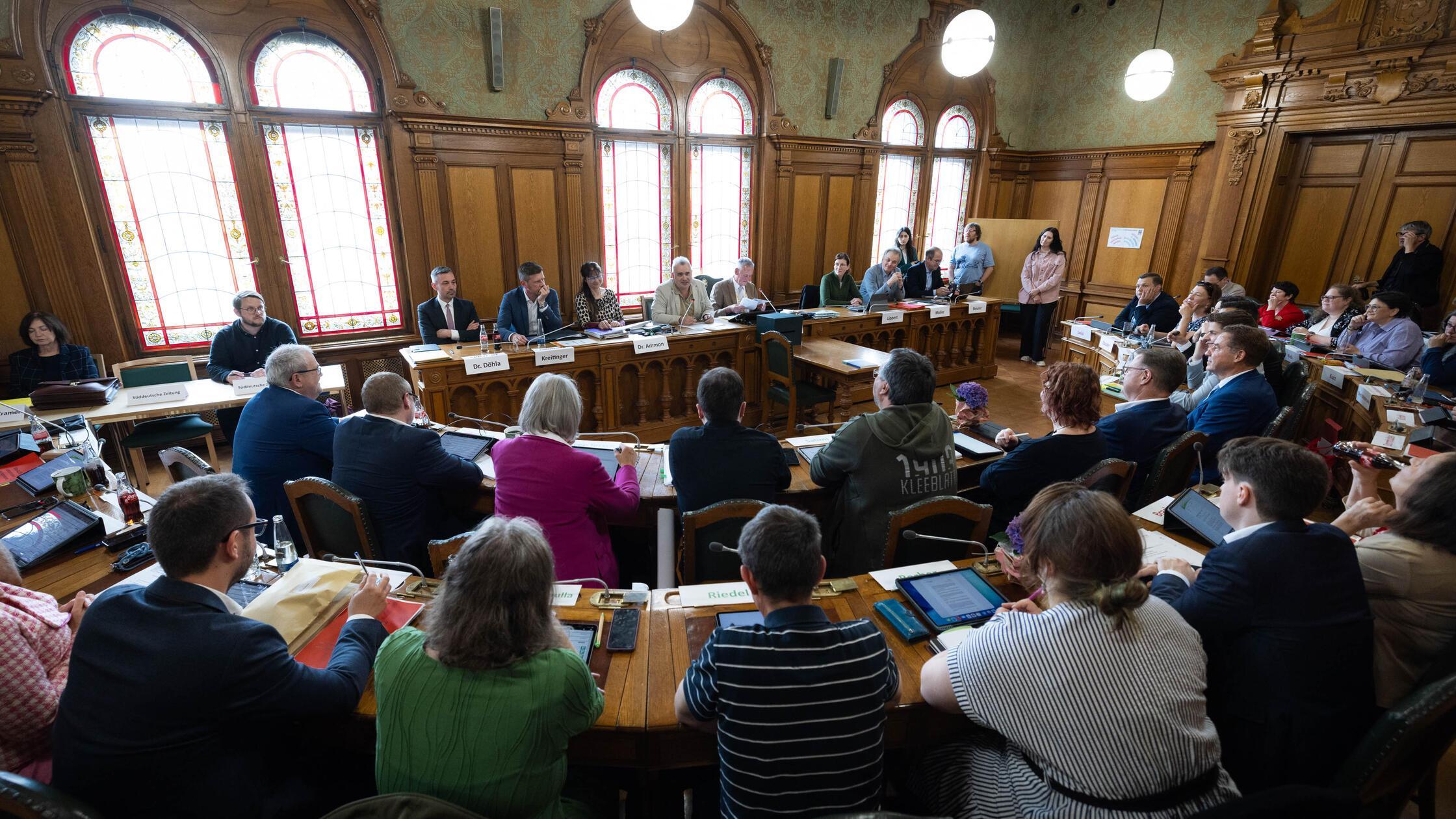 Warum und wo Fürth trotzdem den Rotstift ansetzen will