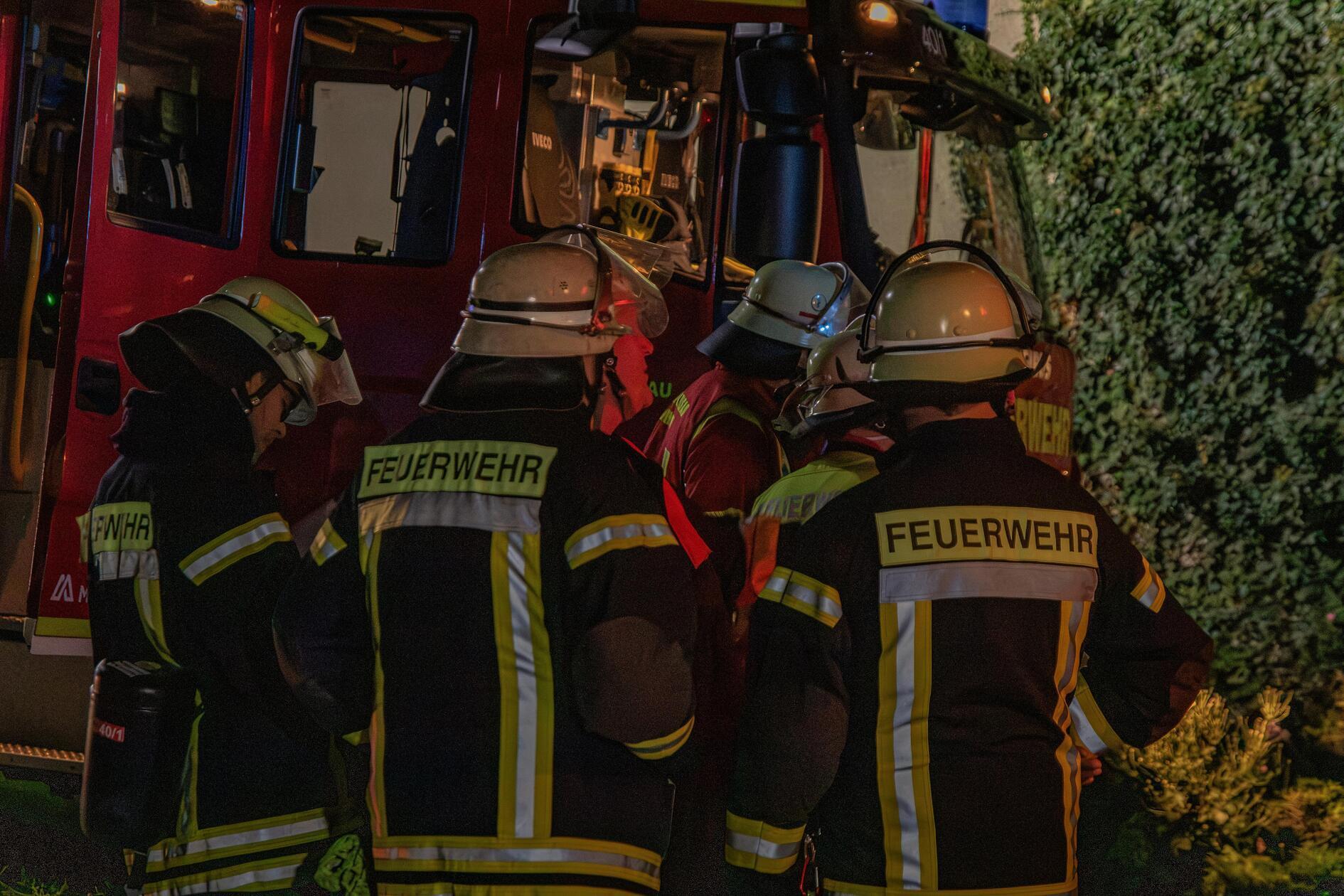 In Lichtenau-Büschelbach (Kreis Ansbach) ist es auf einem landwirtschaftlichen Anwesen am Samstagabend, 24. Oktober, zu einem folgenschweren Brand gekommen.