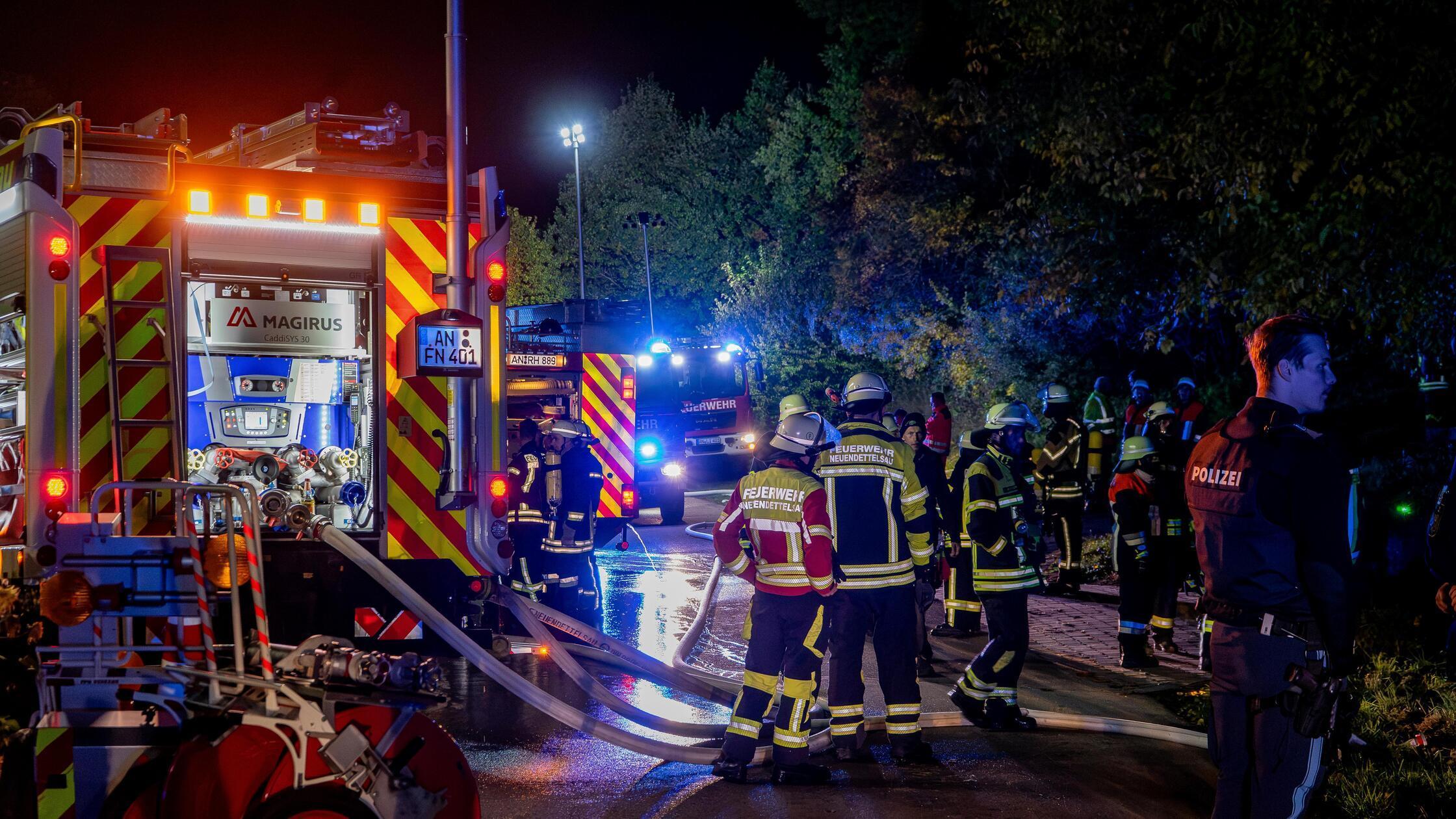 Die Halle wurde lediglich zur Lagerung genutzt. Tiere oder Menschen wurden demnach nicht geschädigt.