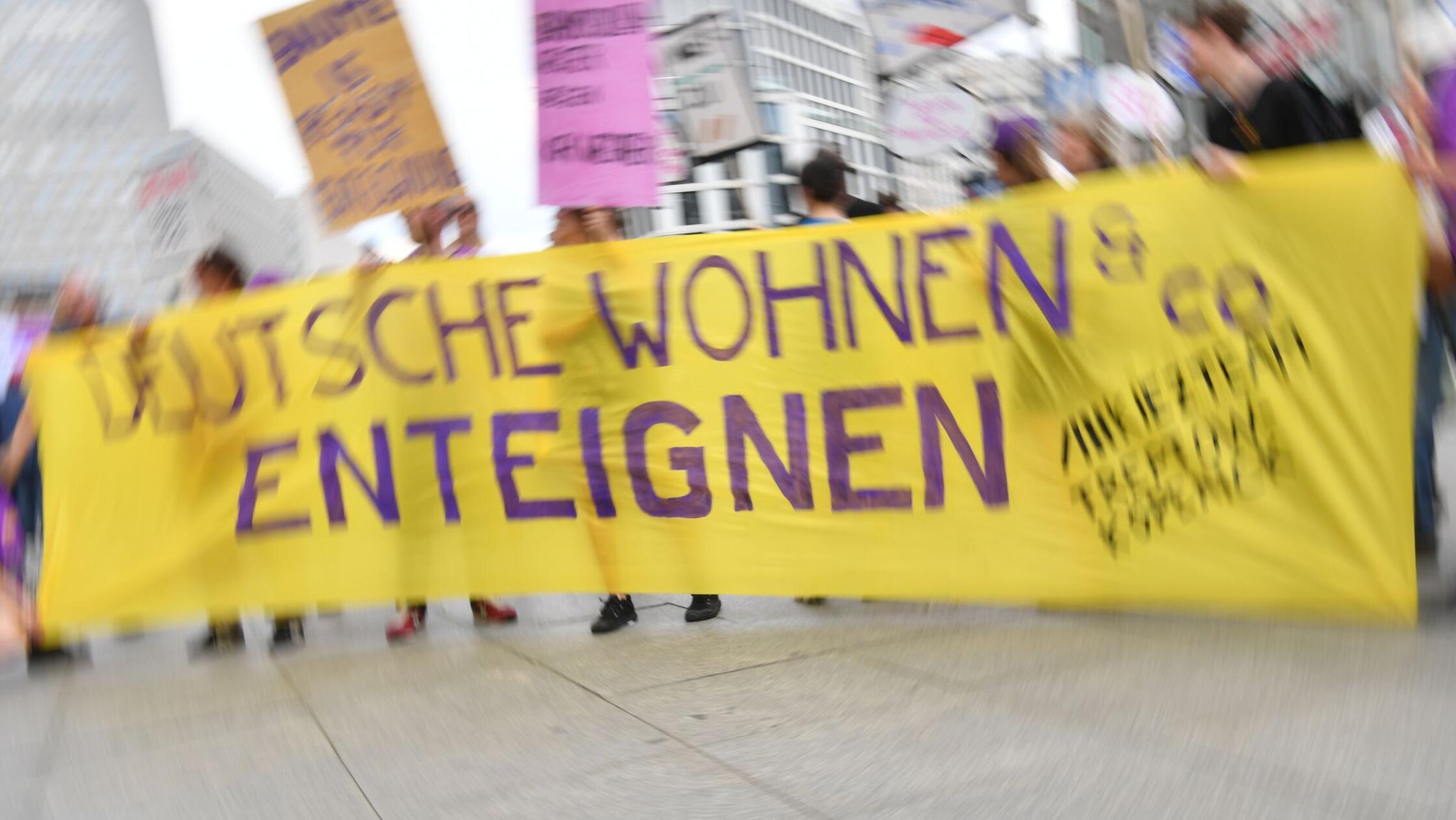 Dobrindt plant hohe Hürden für Vergesellschaftungen