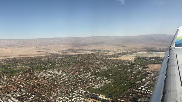Etwa 850 Kilometer südwestlich von Sonoma liegt Palm Springs. Die Stadt wurde mitten in der Wüste am Fuße des Mount San Jacinto errichtet und ist etwa zwei Autostunden von Los Angeles entfernt.