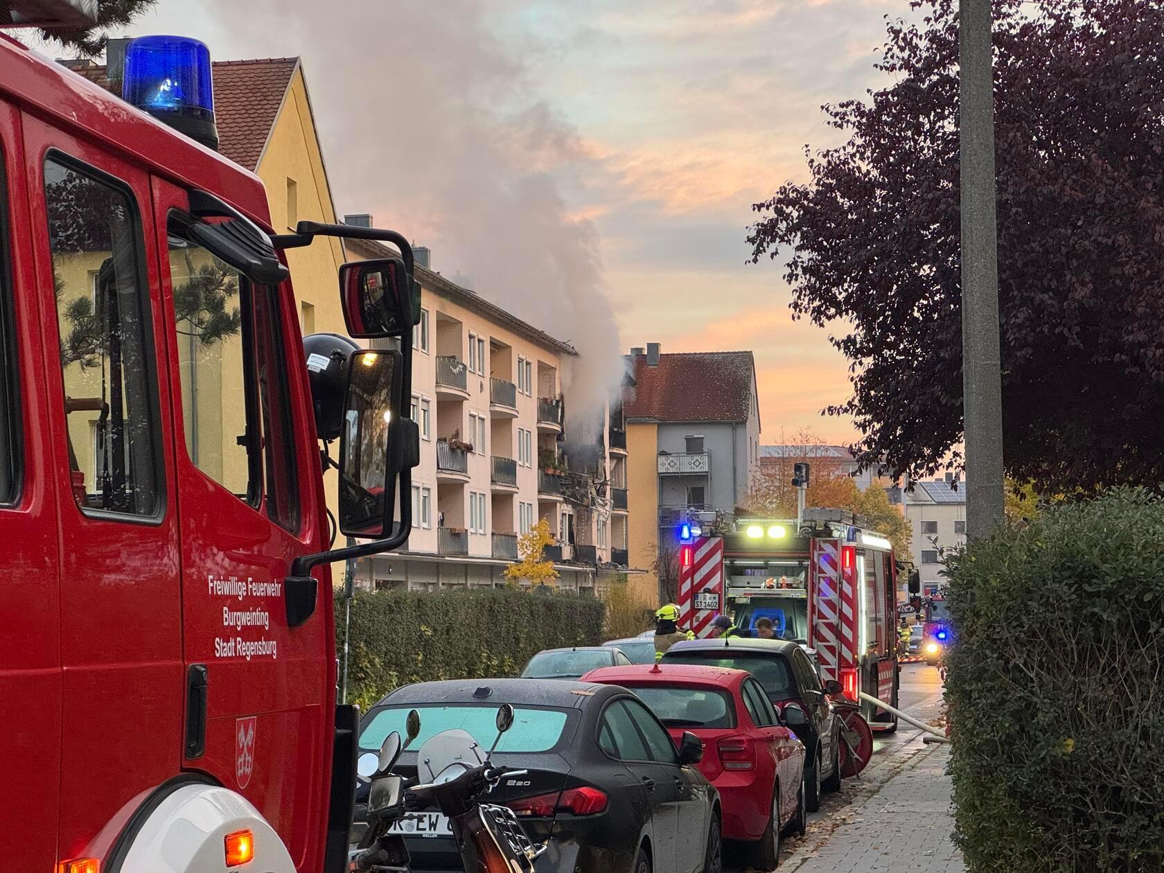 Es gab eine Explosion in einem Mehrfamilienhaus in der Von-Reiner-Straße in Regensburg.