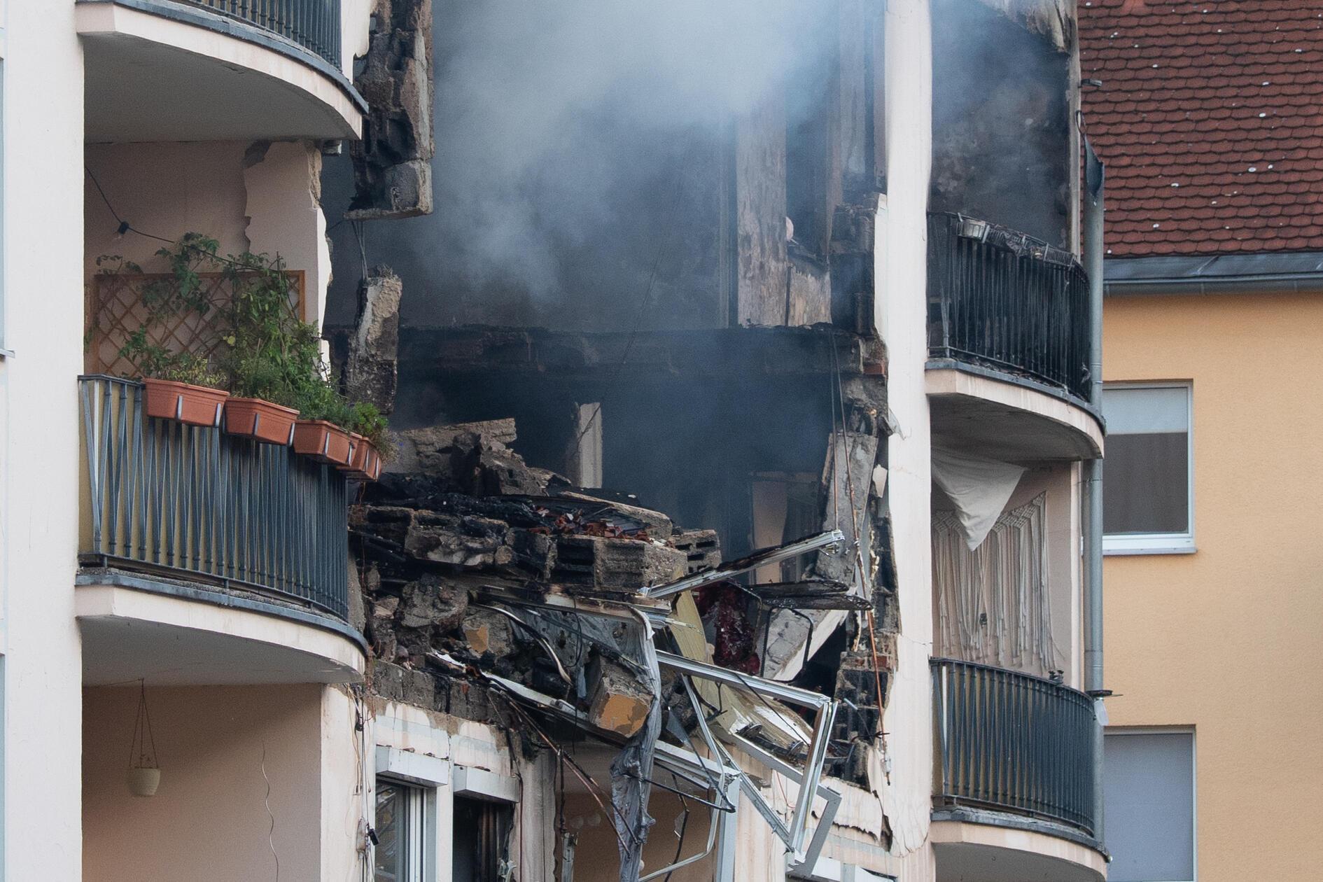 Kurz vor 4 Uhr meldeten mehrere Anwohner einen lauten Knall bei der Einsatzzentrale.