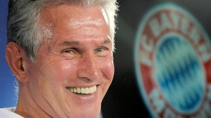 ... mit Jupp Heynckes die Bayern-Mannschaft endlich auch wieder ein Mannschaft ist.