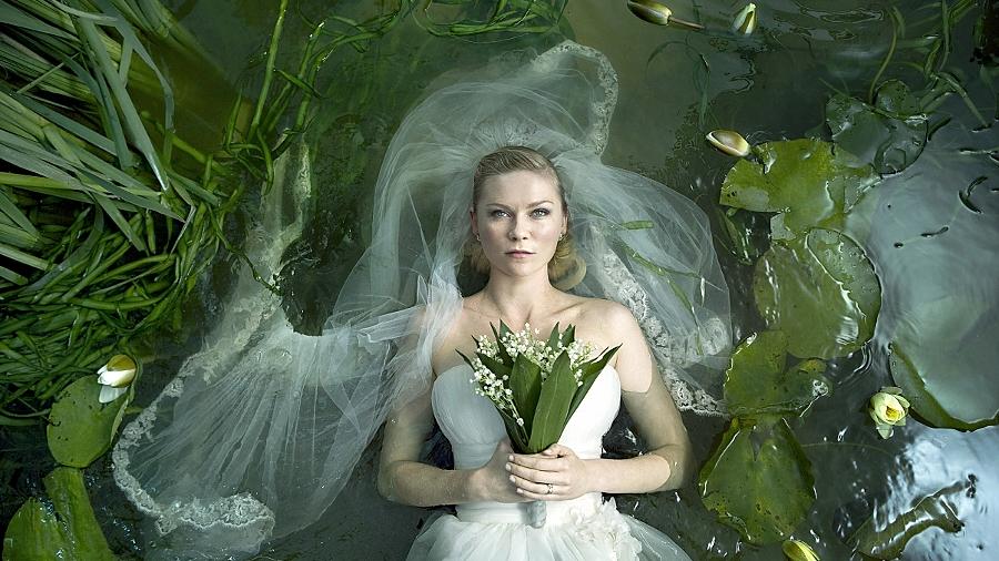 Ihre Hochzeitsfeier gerät zum Desaster: Kirsten Dunst als Justine. Ihre Hochzeitsfeier gerät zum Desaster: Kirsten Dunst als Justine.