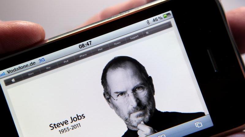 Am 5. Oktober 2011 starb Steve Jobs im Alter von 56 Jahren an Krebs.