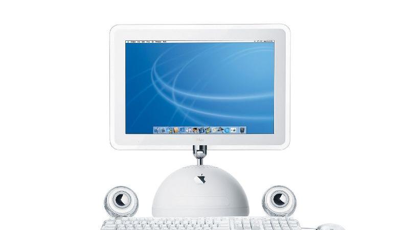 Beim iMac G4 von 2002 war die Technik im Sockel untergebracht, der Flachbildschirm schwebte an einem Schwingarm darüber.