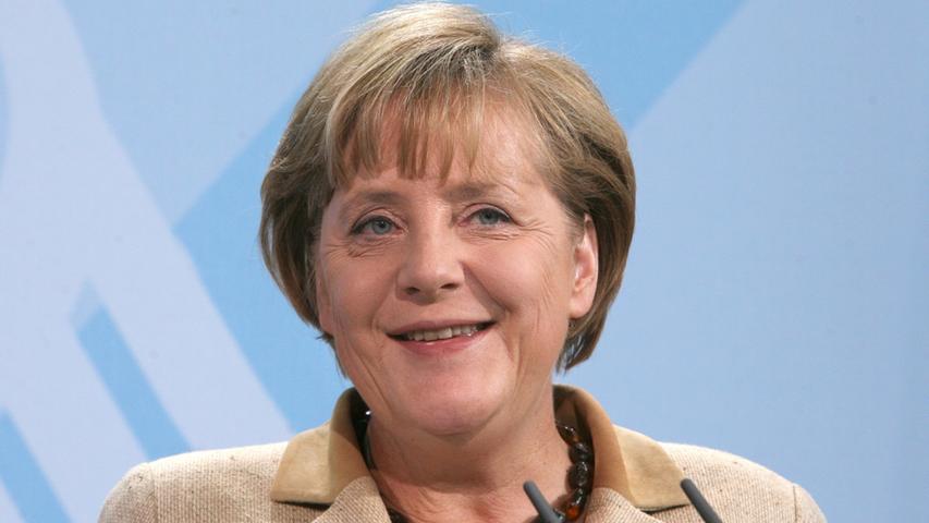 Die amtierende Bundeskanzlerin Angela Merkel (62) tritt bereits zum vierten Mal als Kanzlerkandidatin von CDU und CSU an. Sollte sie es erneut schaffen, hätte sie nach Ende ihrer vierten Amtszeit ihren einstigen Ziehvater Helmut Kohl als bundesdeutschen Rekord-Regierungschef eingeholt.