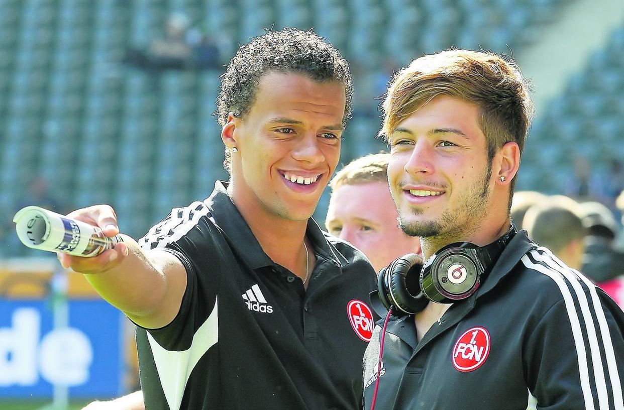 Da geht es in die Startelf: Timothy Chandler (links) ist längst Stammspieler beim FCN, Marvin Plattenhardt darf zunächst einmal Javier Pinola vertreten. Da geht es in die Startelf: Timothy Chandler (links) ist längst Stammspieler beim FCN, Marvin Plattenhardt darf zunächst einmal Javier Pinola vertreten.