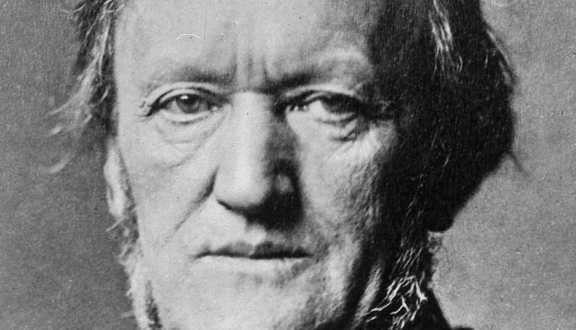 Geboren wurde Richard Wagner (* 22. Mai 1813 in Leipzig), einer der größten Komponisten, Schriftsteller und Theaterregisseure der deutschen Geschichte, zwar nicht in Franken. Die Region, genauer die Stadt Bayreuth, spielte jedoch in seinem Leben eine wichtige Rolle. So wählte Wagner 1871 die oberfränkische Stadt als Austragungsort für die ersten Festspiele zu Wagners vielleicht bekanntestem Werk, dem „Ring der Nibelungen“. Am 22. Mai 1872 legte er den Grundstein für das Richard-Wagner-Festspielhaus, in dem am 13. August 1876 die ersten Bayreuther Festspiele begannen. Wagner erkor Bayreuth außerdem von 1872 bis 1882 zu seinen Wohnort, ehe er am 13. Februar 1883 in Venedig verstarb.