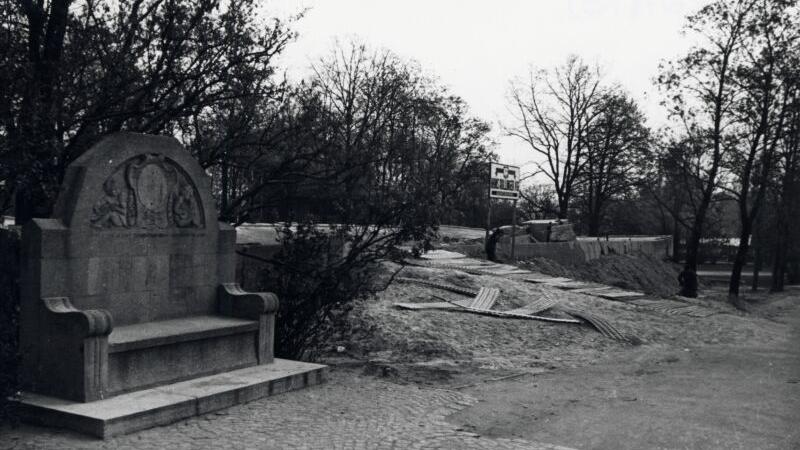 Bilder aus der Sonderausstellung zum Stadtparkjubiläum - Zerstörungen im Park um 1948