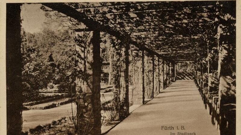 Bilder aus der Sonderausstellung zum Stadtparkjubiläum - Pergola im Stadtpark um 1928