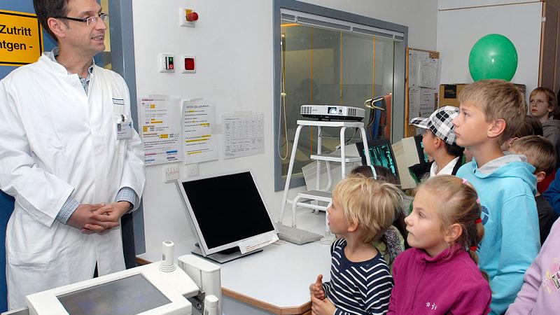 Einblick in einen Beruf mit Durchblick: Zu Gast in der Röntgenabteilung der Radiologie im Ulmenweg.