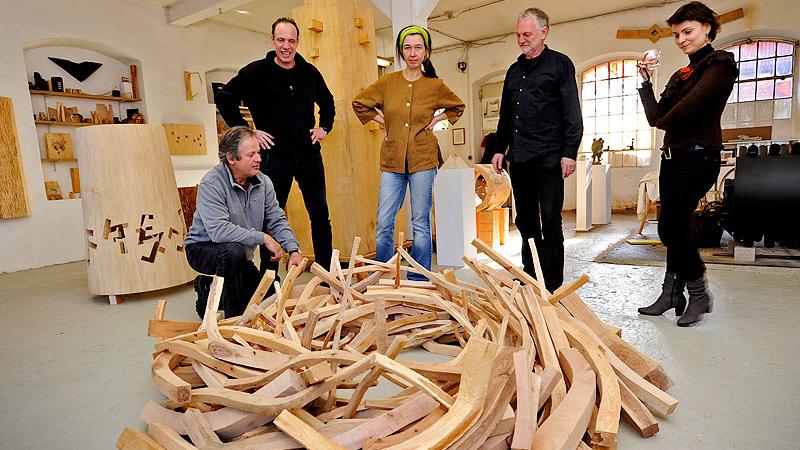 Dass Holz zu Kunst wird, ist nichts besonderes. Doch in der Werkstatt von Joseph Wurmer wandelte es sich zu einem ungewöhnlichen Anblick.