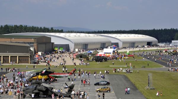 Tag der offenen Tür zur Feier des 50-jährigen Bestehens der Kaserne 2006.