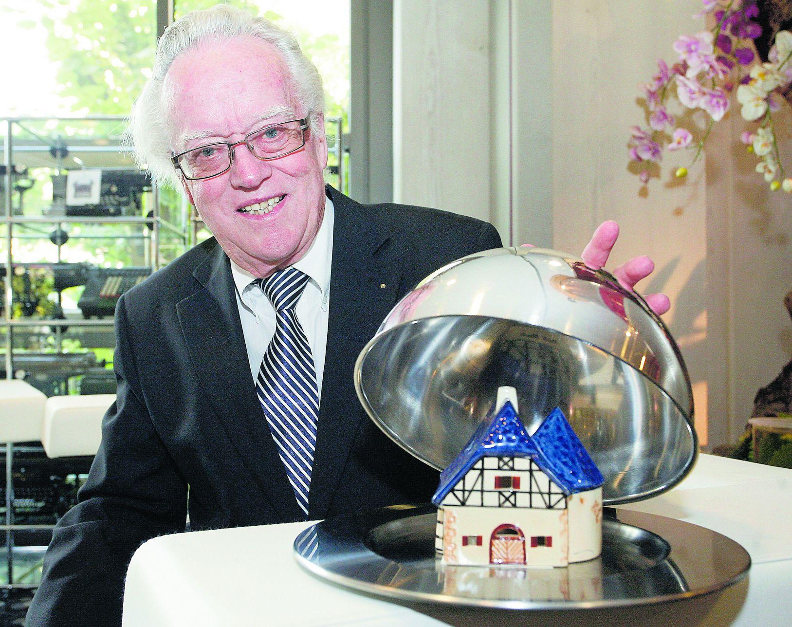 Pellerhof Oskar Schlag spendet 