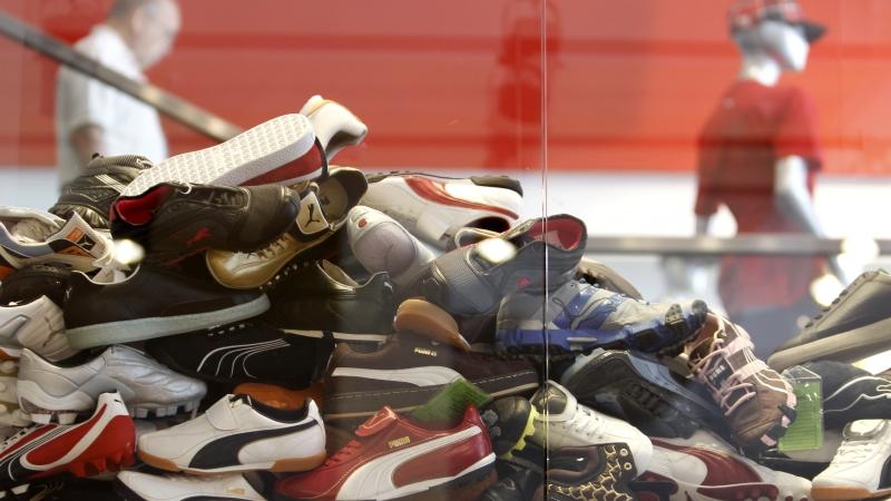 Adidas- und Nike-Konkurrent Puma hebt seine Umsatzprognosen für 2018 erneut an.