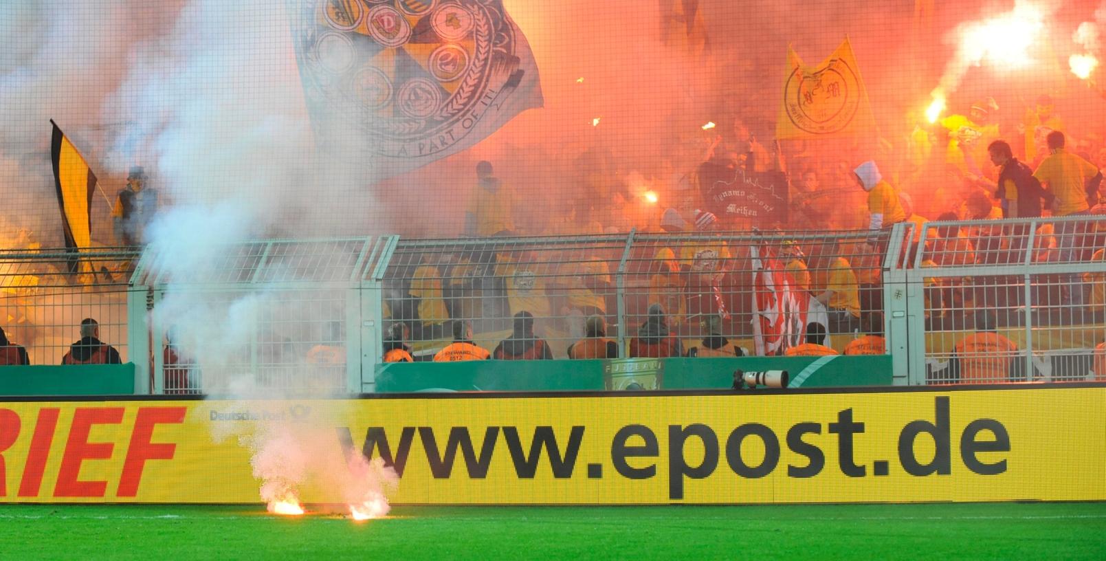 "Südländische Atmosphäre oder kriminelle "Chaoten"? Mit den Fackeln auf dem Spielfeld haben die Dynamo-Fans dem Ansinnen der Ultras jedenfalls einen Bärendienst erwiesen.