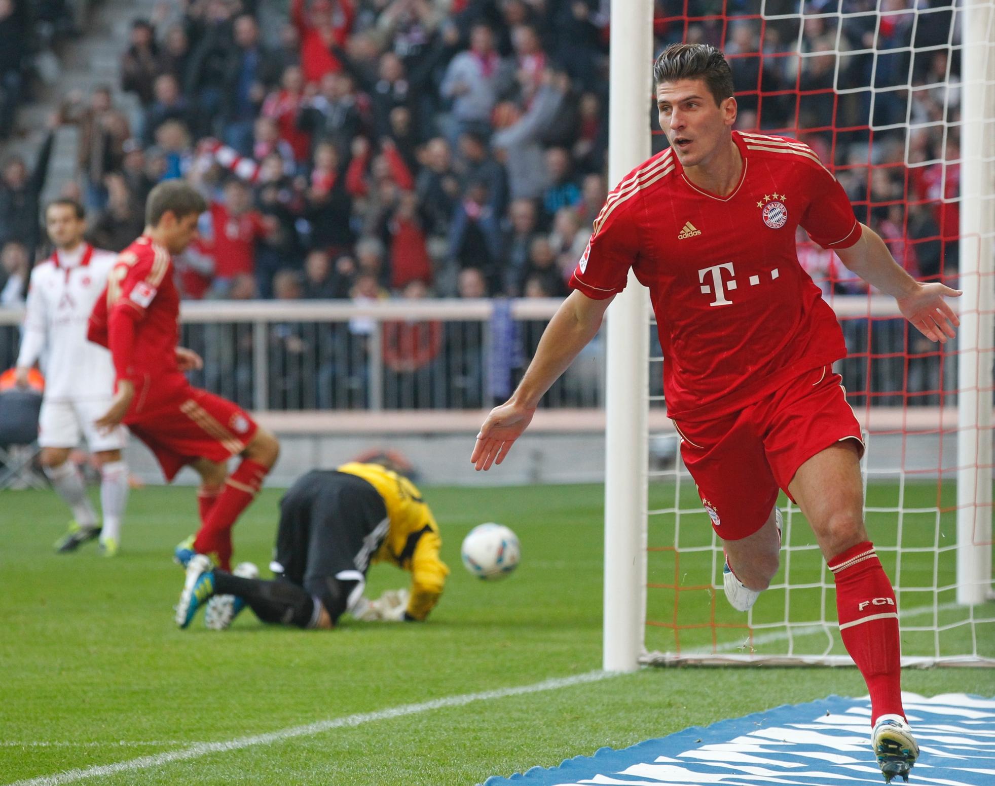 Im Oktober 2011 hatte der Club, der in München ohne einige Stammkräfte antreten musste, keine Chance und geriet in Fröttmaning mit 0:4 unter die Räder. Die Nürnberger hielten lediglich eine gute Minute mit, ehe das Debakel seinen Lauf nahm. Mario Gomez bewerkstelligte die Münchner Führung, Schweinsteiger, Ribery und erneut Gomez legten nach.