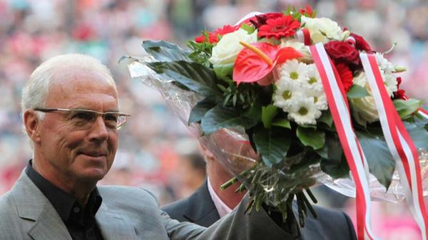 Mit Kinder machen oder Kinder bekommen hat dieses Zitat des Kaisers nichts zu tun, sondern mit Sport - genauer mit Frauenfußball. Auf was er dabei seinen Fokus legt, ist deutlich. Wenn nur die männlichen Fußballer auch immer hübscher würden, könnte man da erwiedern.