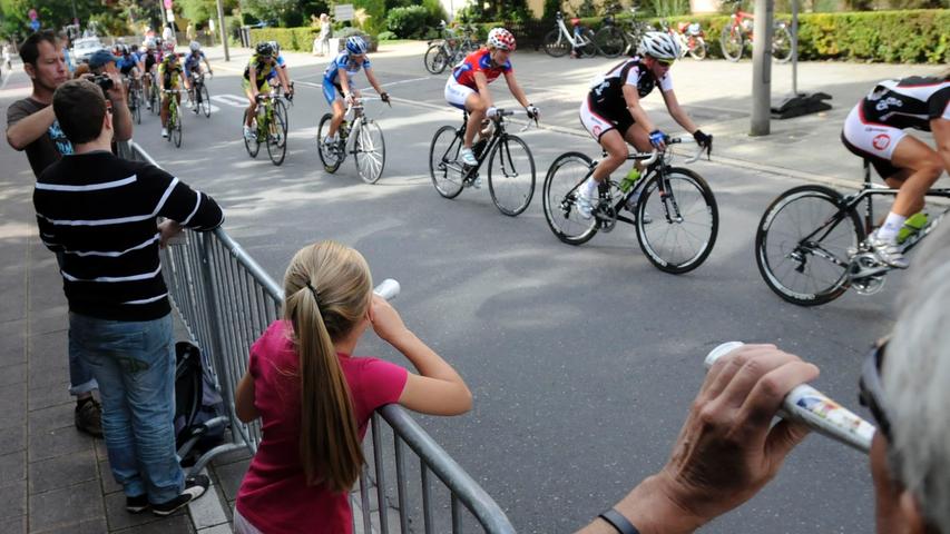 Altstadt-Radrennen 2010: Damen- und Derny-Rennen
