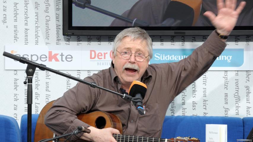 Der Liedermacher und Lyriker Wolf Biermann feiert am 15. November seinen 75. Geburtstag. Biermann wurde 1936 als Sohn eines jüdischen Hamburger Werftarbeiters geboren, der 1943 im Konzentrationslager Auschwitz ermordet wurde. Als 17-Jähriger siedelte Biermann 1953 in die DDR über und begann ein Studium an der Humboldt-Universität in Berlin.