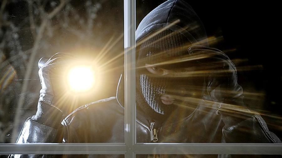 In ein Haus in der Fürther Uhlandstraße waren die Männer eigebrochen. In ein Haus in der Fürther Uhlandstraße waren die Männer eigebrochen.
