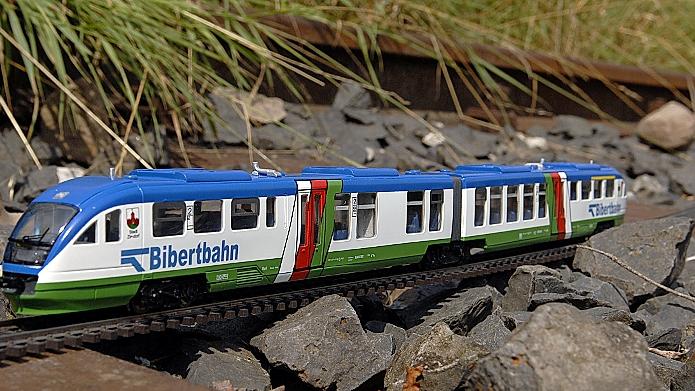 Die Bibertbahn im Modellformat auf der alten Trasse: Geht es nach CSU und SPD in Oberasbach, werden über das Gleisbett nie mehr Züge rollen, dafür aber Radfahrer und Busse.