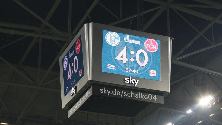 Der Anzeigewürfel zeigt es an: 0:4 bei S04 - ein bitterer Nachmittag für den Club. Weiter geht es am kommenden Wochenende mit einem Heimspiel. Mit dem 1. FC Kaiserslautern kommt ein direkter Konkurrent im Abstiegskampf nach Nürnberg. 