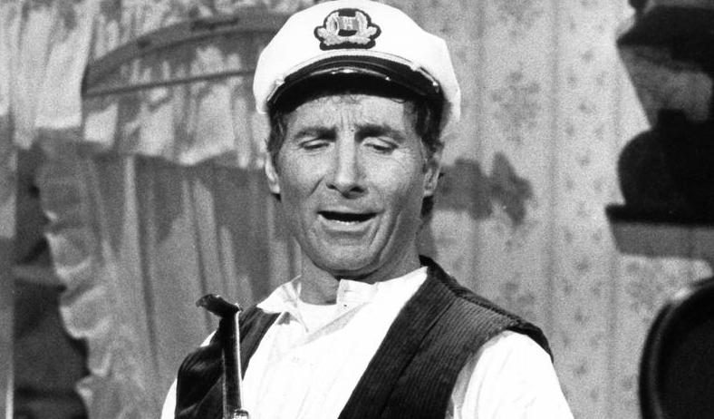 Freddy Quinn, hier als Seemann Johnny Krüger in dem Musical «Große Freiheit Nr.7», begann seine Karriere in der Fürther Löwenbar. 
