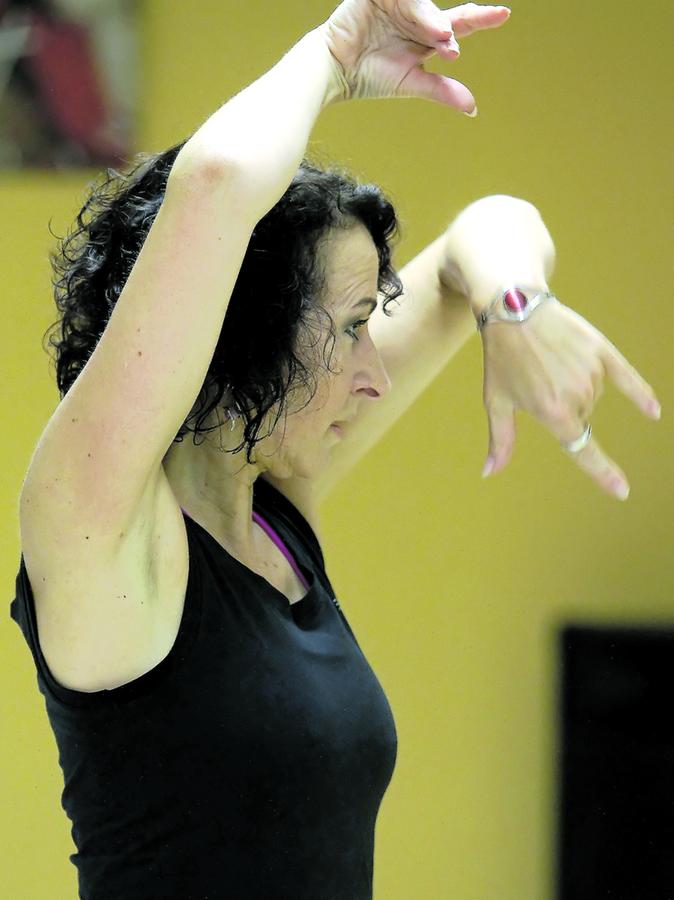 In einem „finsteren Hinterzimmer“ hat Andrea Grüner einst mit dem Flamenco begonnen. Heute bringt sie anderen das Tanzen bei. 